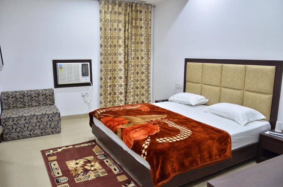 Hotel Popular Amritsar Dış mekan fotoğraf