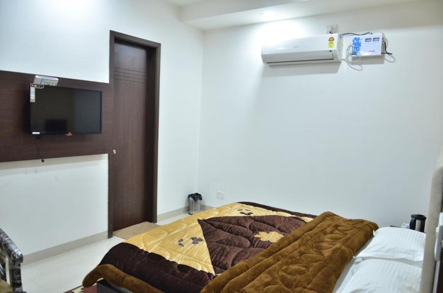 Hotel Popular Amritsar Dış mekan fotoğraf