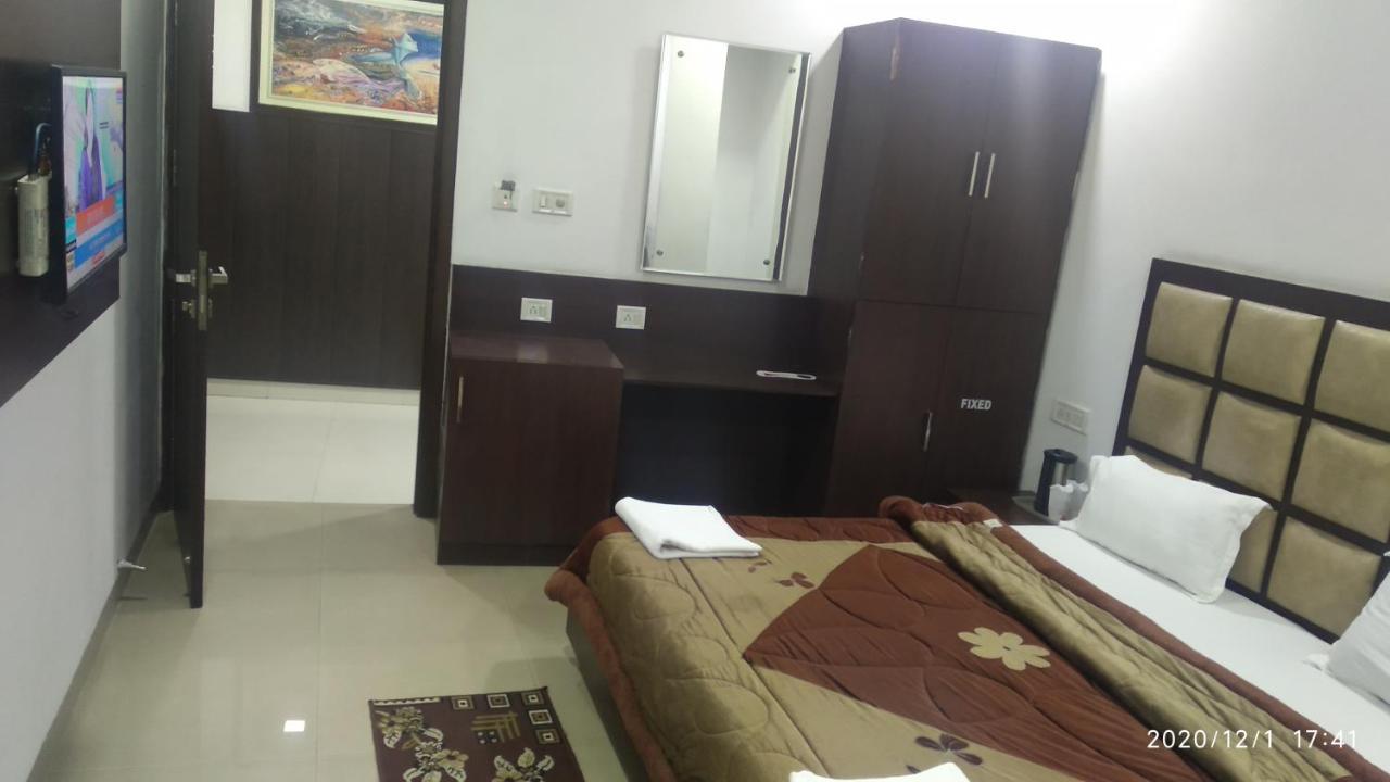 Hotel Popular Amritsar Dış mekan fotoğraf
