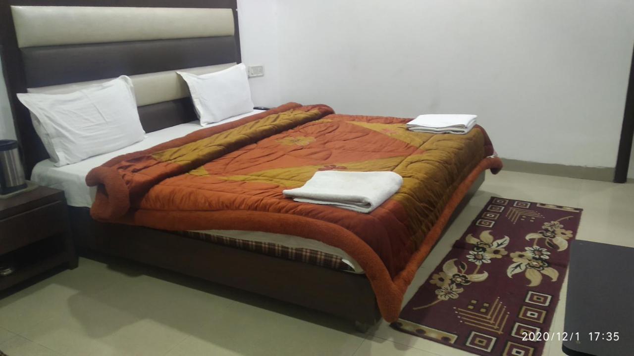 Hotel Popular Amritsar Dış mekan fotoğraf