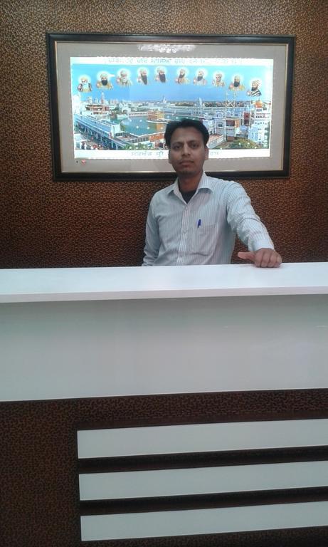 Hotel Popular Amritsar Dış mekan fotoğraf